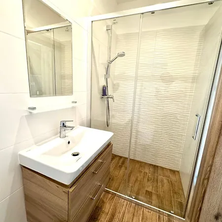 4 Modern Residence,spacious 2br Praga
